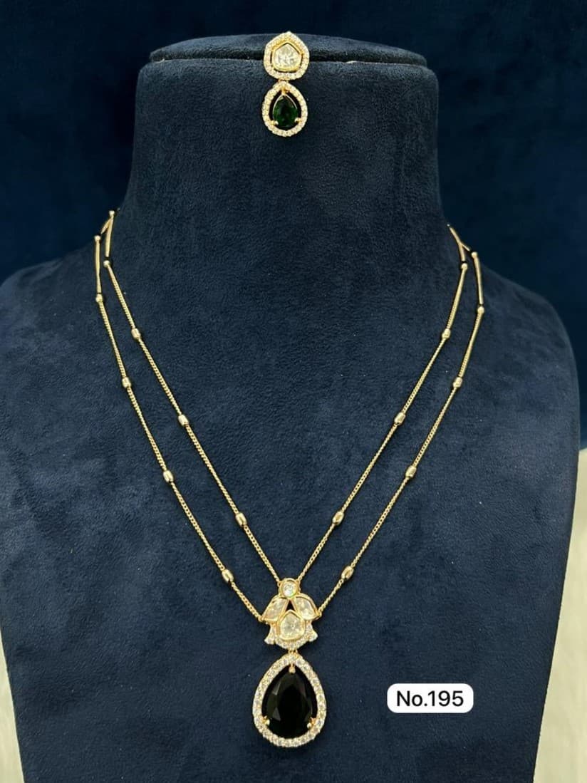 Double Layered Black Pendant Set